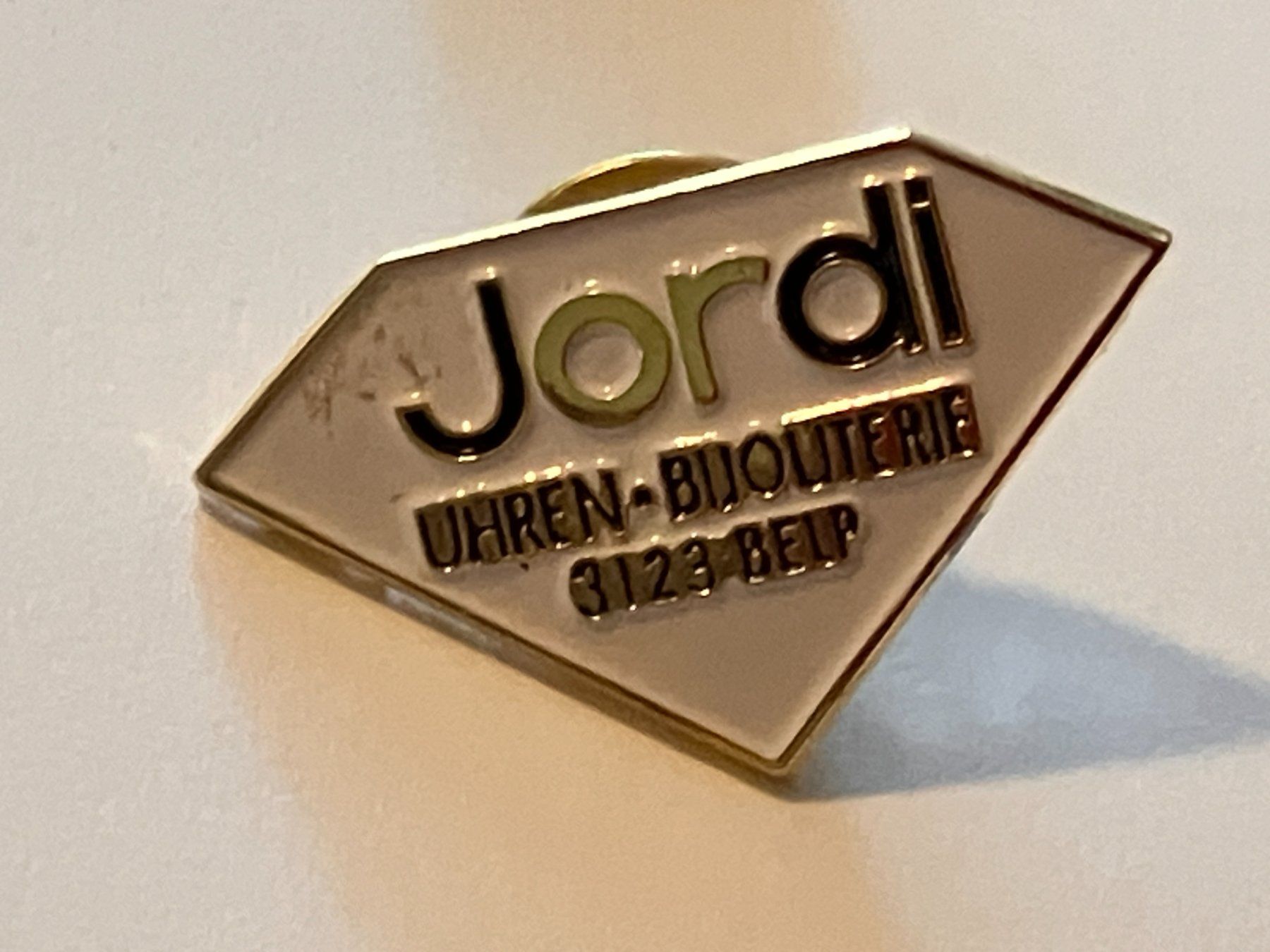 Placchette & Badge: 1 Pin Jordi Uhren Belp – Usato da Basel venduto da djwwpp