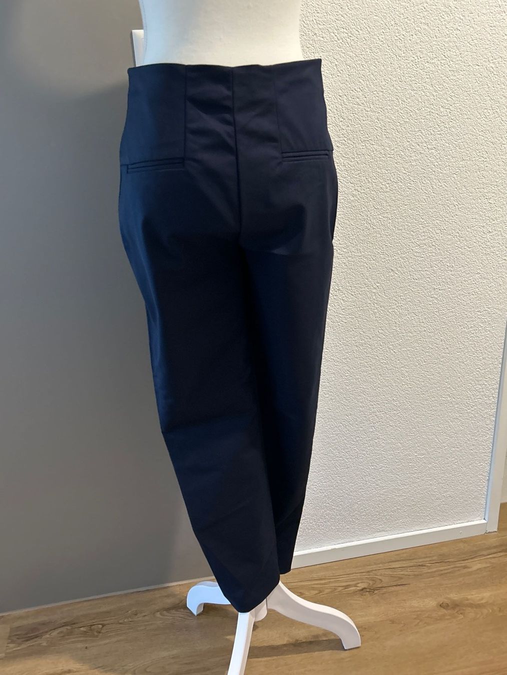 Mango Pantaloni: Stoffhose schwarz von Mango Gr. 38 – Usato da Brunnen venduto da Nala2929 5
