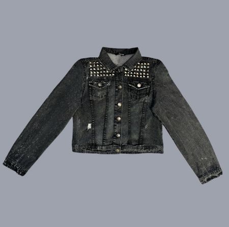 Dunkelgraue Jeansjacke mit Nieten