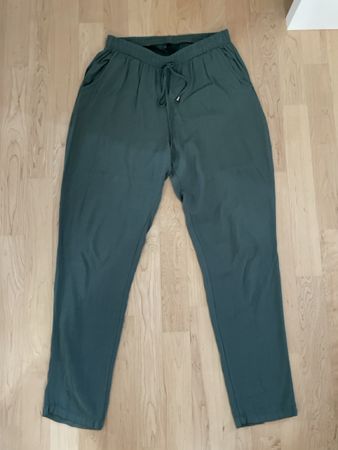 Chicoree Hose Chino Gr. M 100% Viskose Sommerhose Grün 