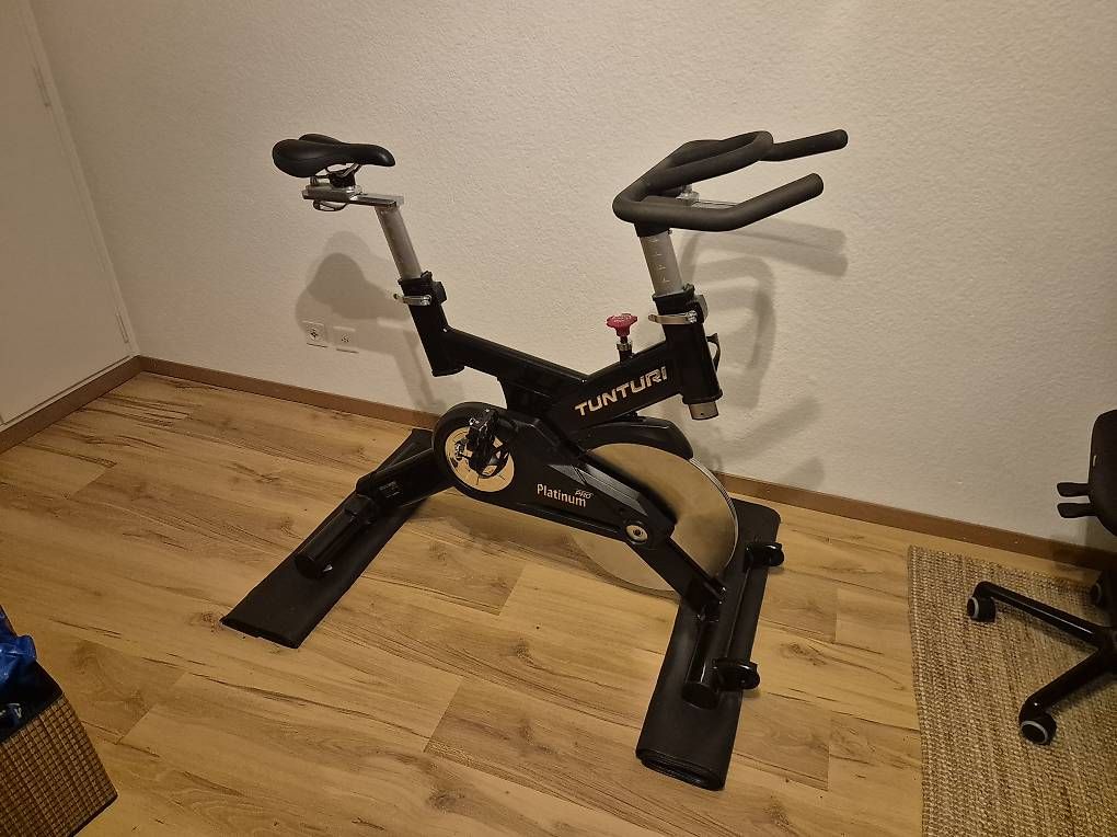 Tunturi Hometrainer: Tunturi Platinum Pro Sprinter Hometrainer – Usato da Zürich venduto da pompiersmartin 1