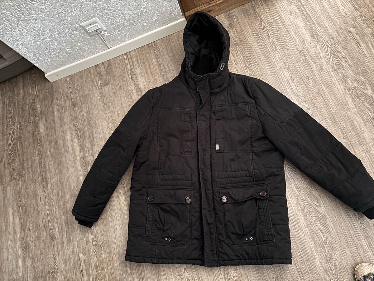 Jacken: Warme Herren - Winterjacke Gr. 52 schwarz – Gebraucht aus Leuzigen von Fjleu