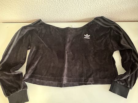 Adidas Samt Crop Top, Schwarz, Gr. 38
