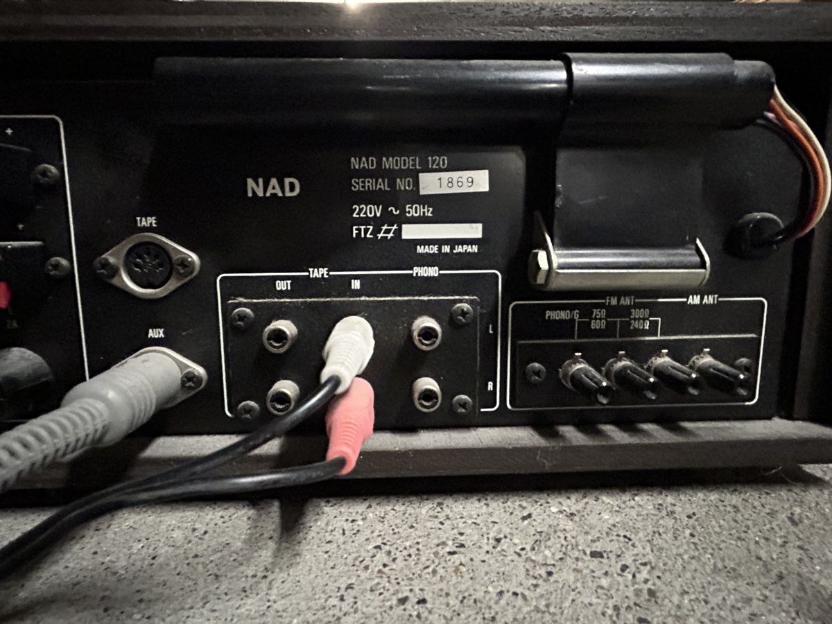 Nad Amplificatori: Stereo Receiver NAD Model 120 silber – Usato da Gais venduto da Taro27 4