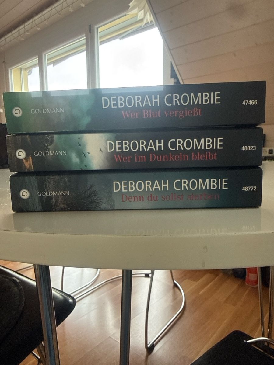 Libri: Krimis von Deborah Crombie – Nuovo (secondo la descrizione) da Sarmenstorf venduto da ver_2r7r