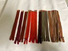 LOT RIRI REISSVERSCHLÜSSE 13 STK. ALLE 20 CM. NEU