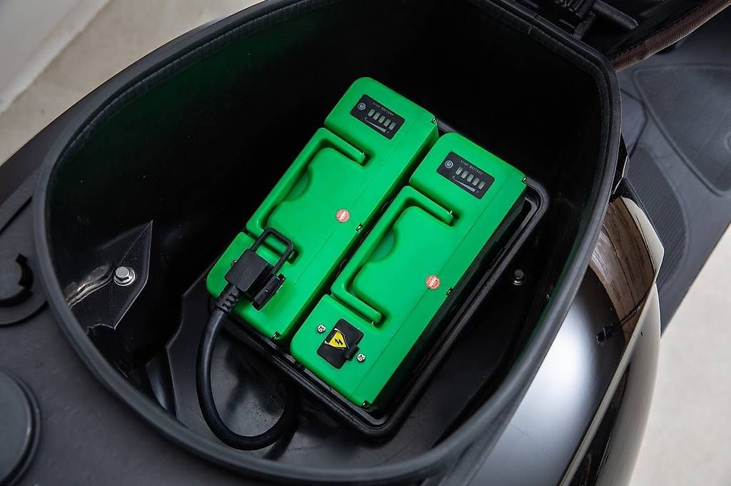 Scooter: Elektro E- Roller ET3000 EFO schwarz – Usato da Gais venduto da MAX-Anhaenger 5