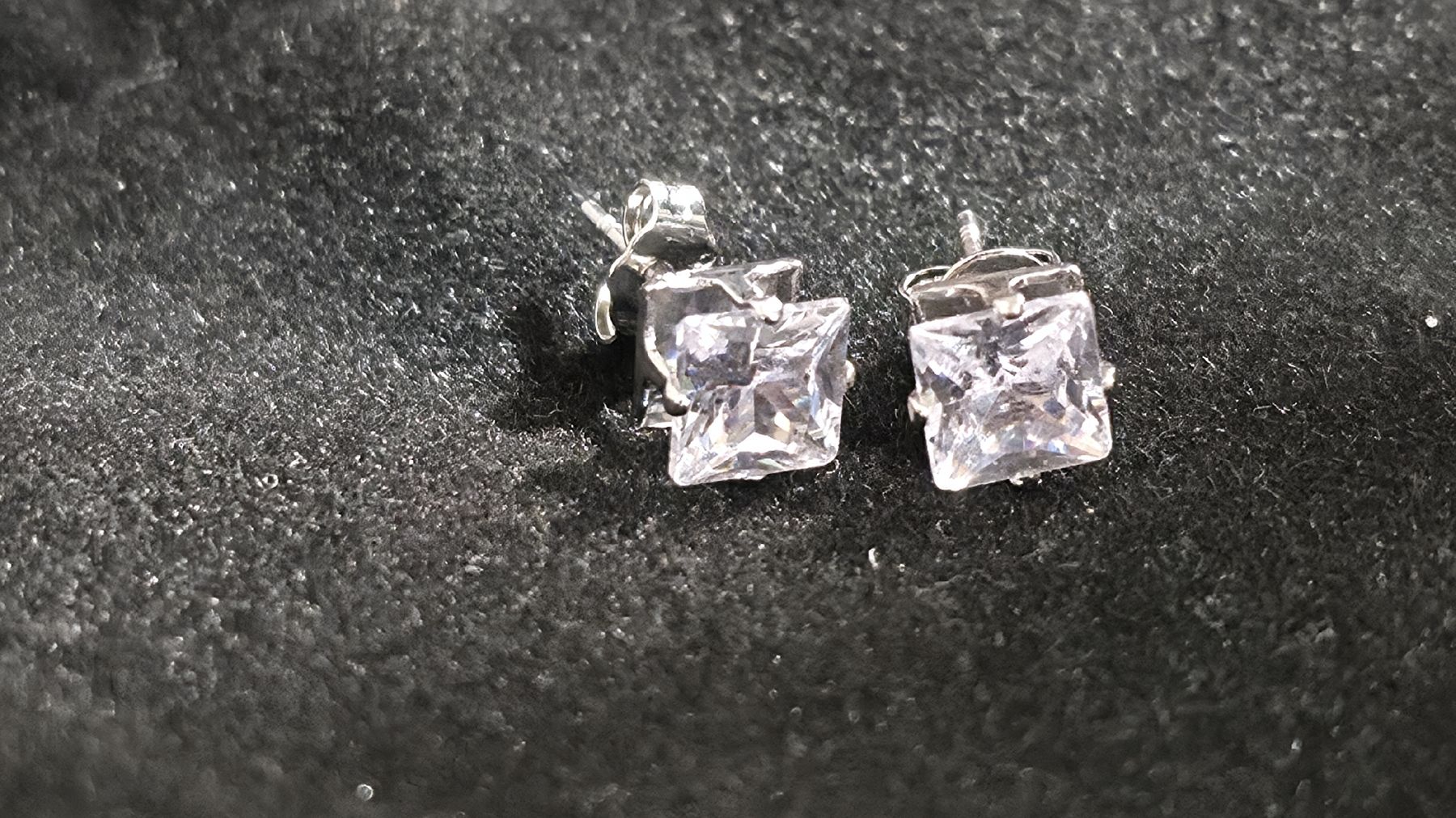 Orecchini pendenti & Orecchini a lobo: Ohrstecker Zirkonia 5mm – Nuovo e nell'imballaggio originale da Hemmental venduto da Aureumgold 1