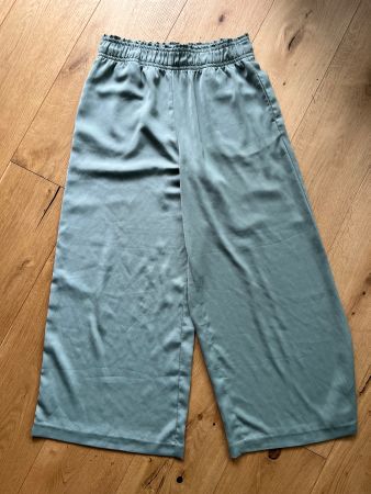 Vielseitige Krepphose hellgrün / pastellgrün H&M Gr. S
