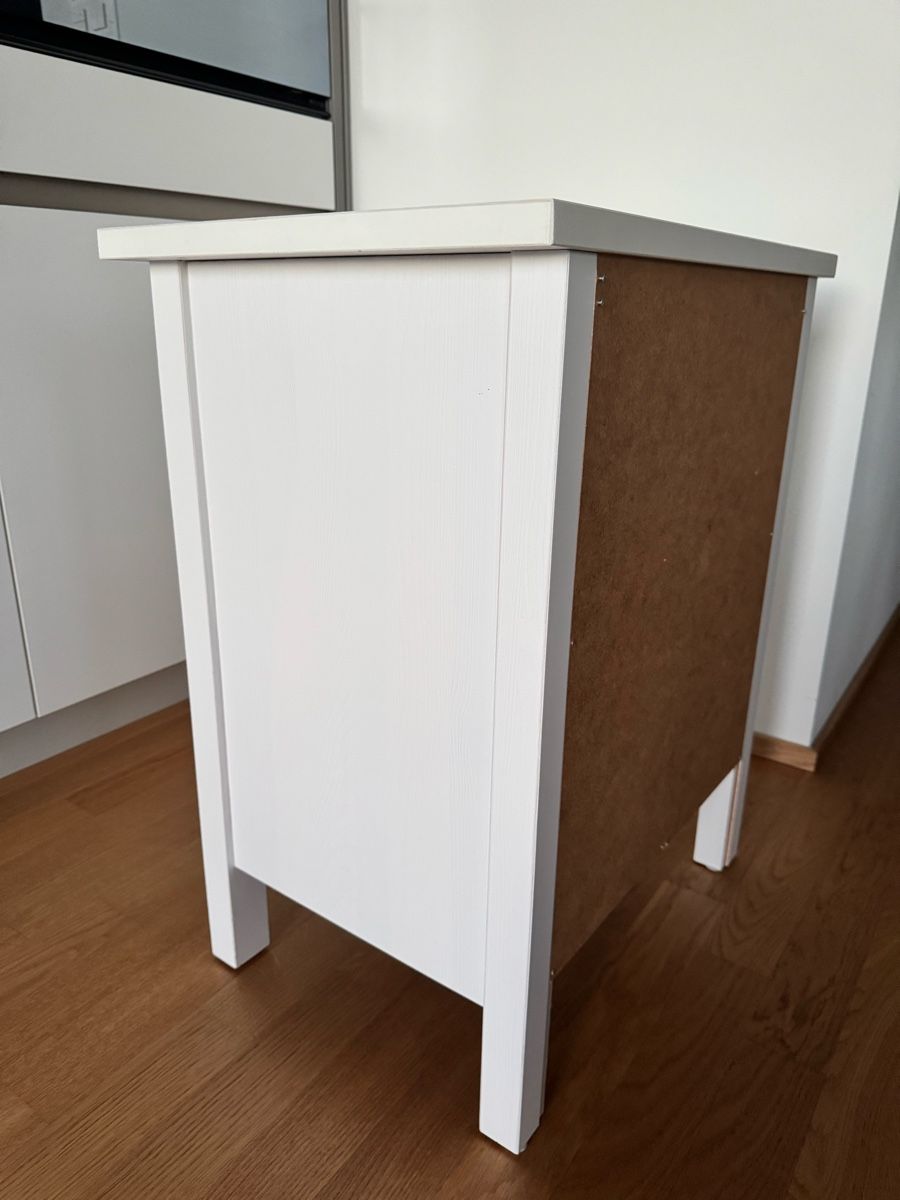 Ikea Comodini: IKEA Hemnes Nachttisch – Usato da Zürich venduto da nalan89 5