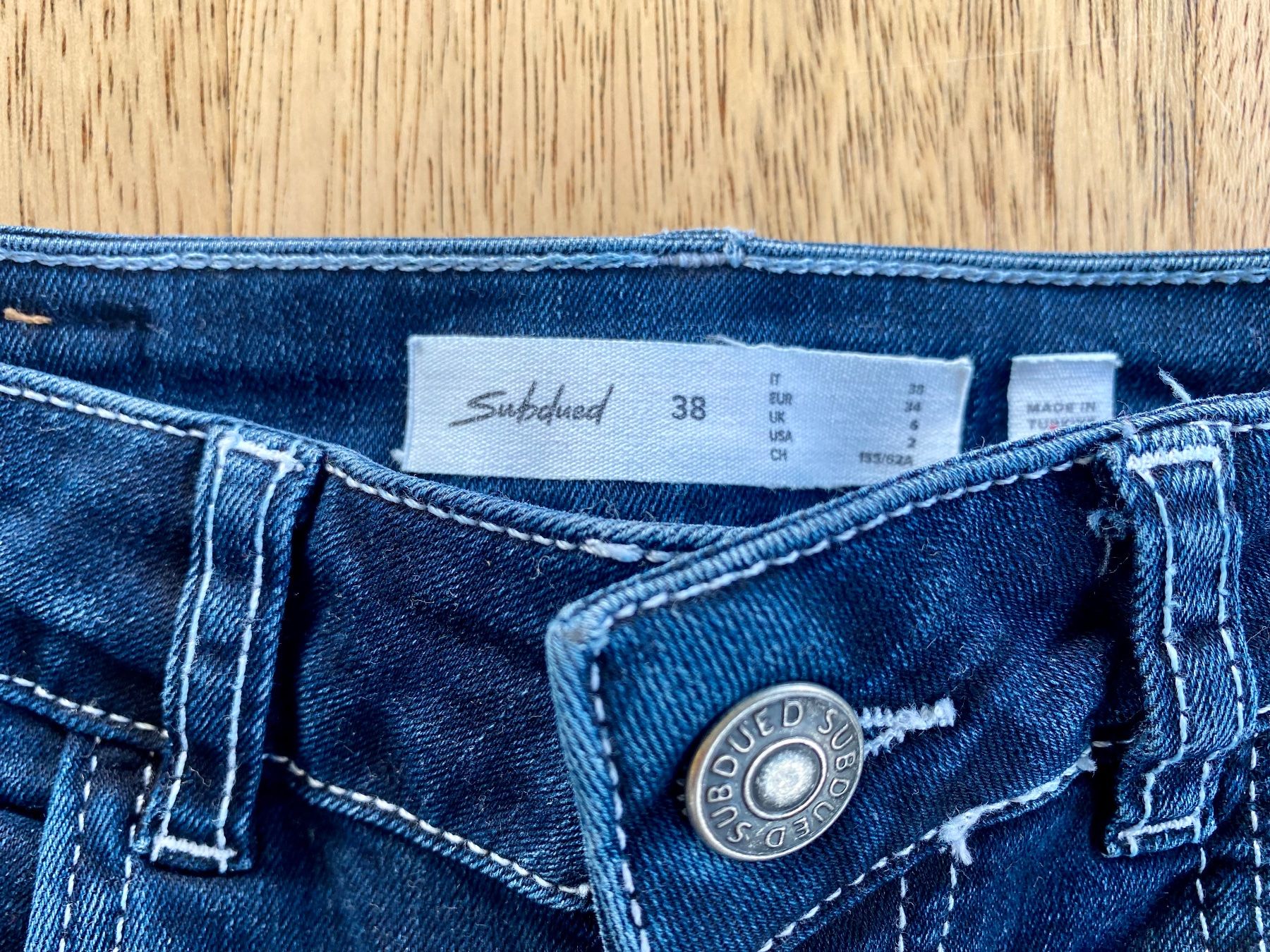 Pantaloni: Subdued Bootcut Flared Jeans, Gr. 34 – Usato da Vaduz venduto da Njord72 1