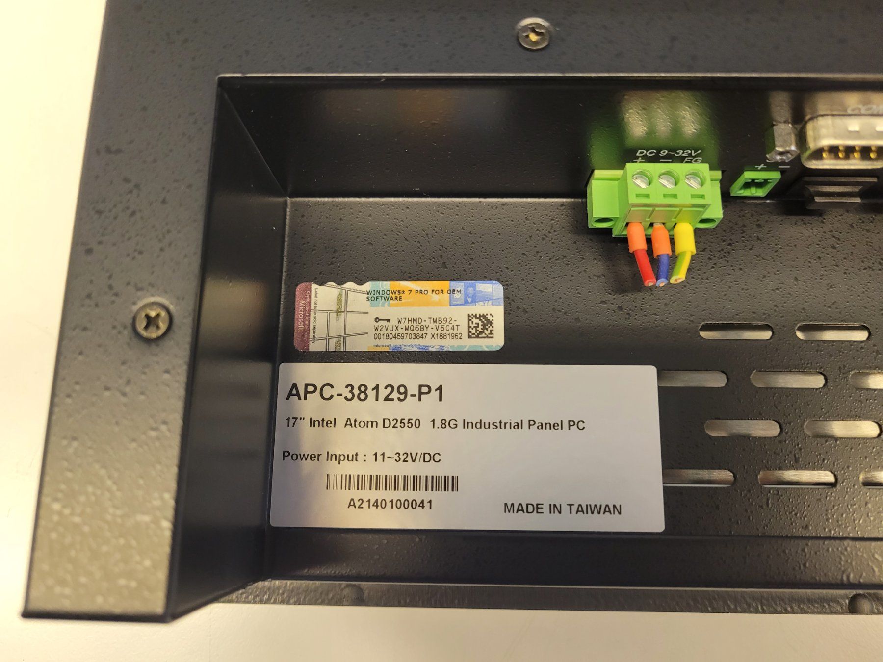 Intel PCs: APC-38129-P1 Touch PC 17  Zoll Intel Atom D2550 – Gebraucht aus Vitznau von Night-Fire 4
