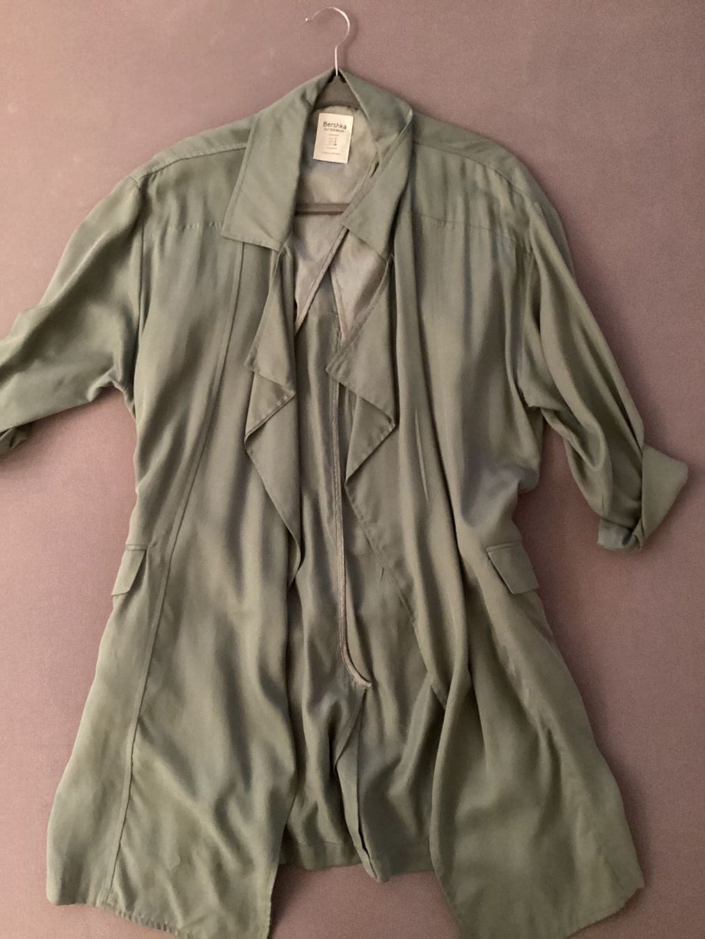 Bershka Cappotti: Bershka Stilvoller Trenchcoat – Usato da Pfäffikon ZH venduto da JingTunic