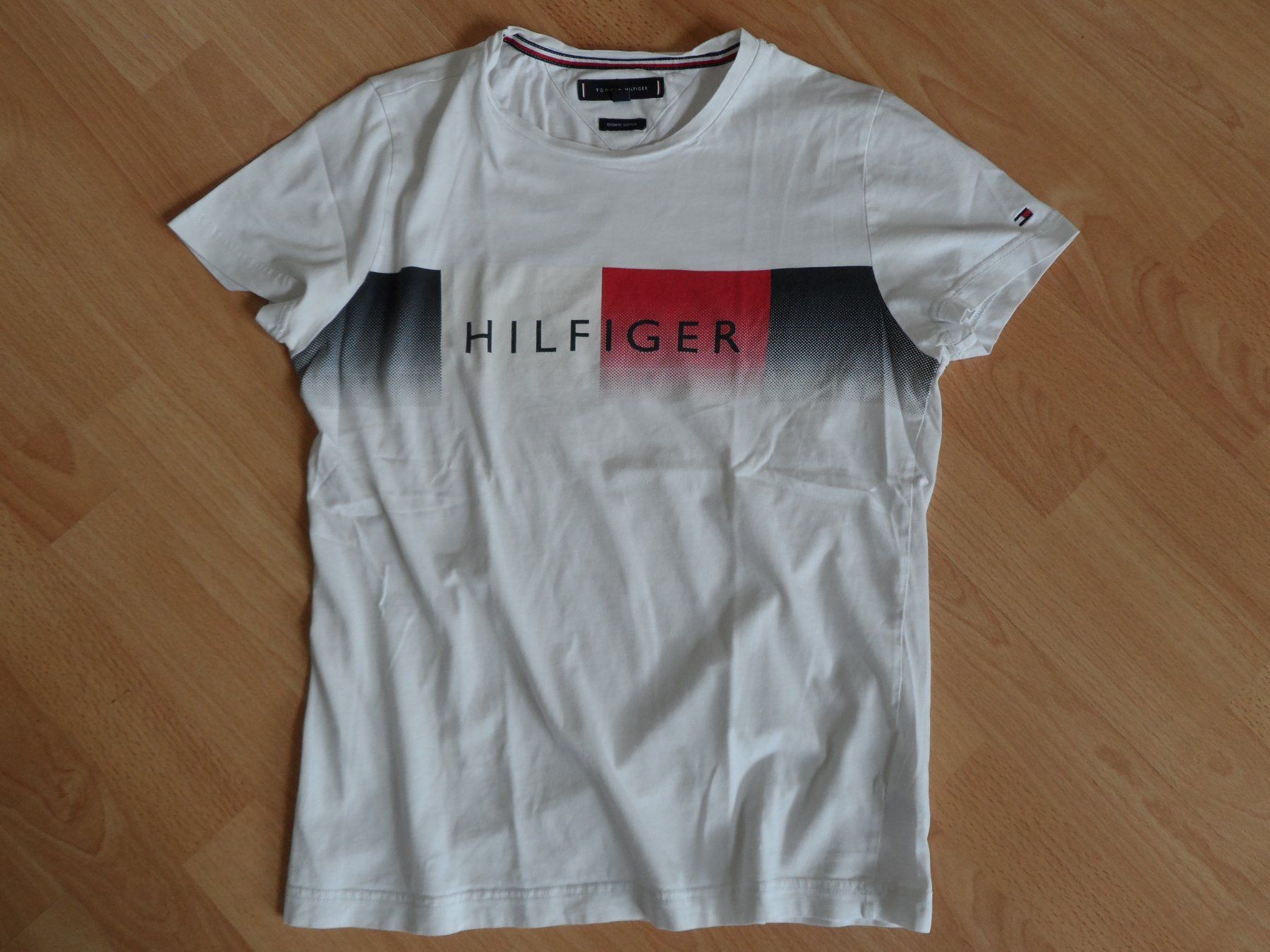 Tommy Hilfiger T-shirt: ***** TOMMY HILFIGER  Gr S ***** – Usato da Therwil venduto da Hcd1919