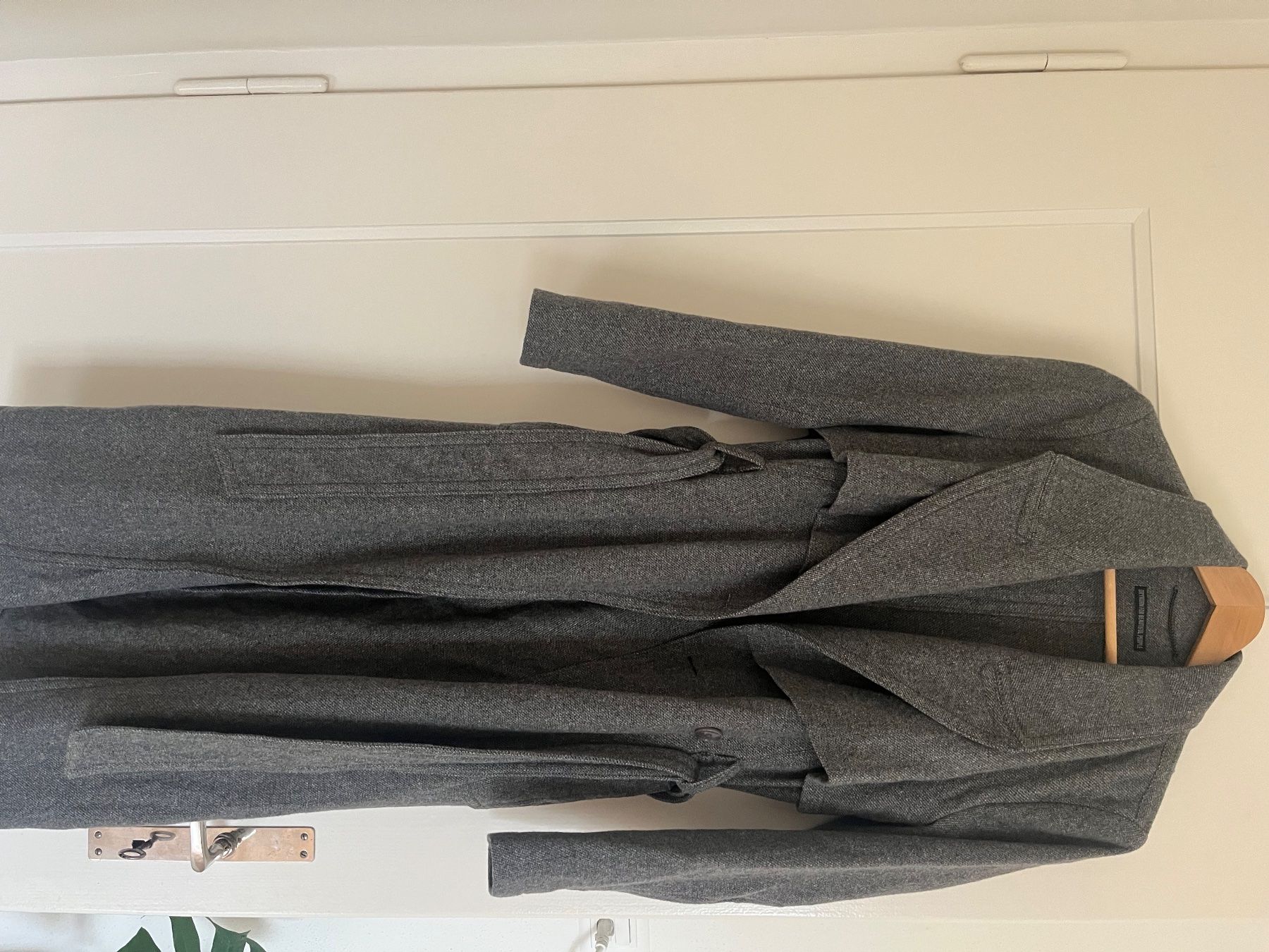 Drykorn Mäntel: Klassischer Mantel Drykorn grau mit Bindegürtel – Neu (gemäss Beschreibung) aus Bern von kar_q2wk 1