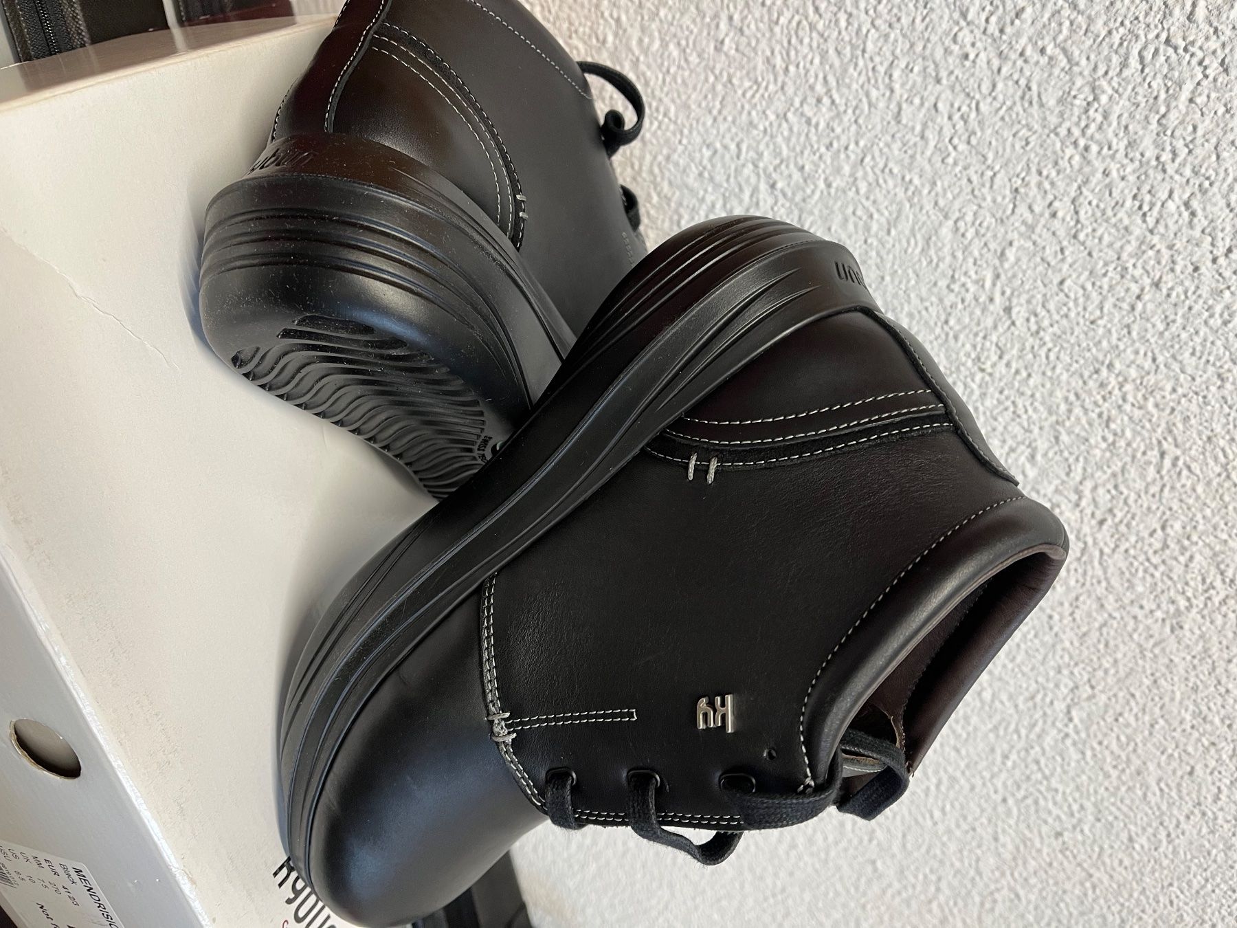 Kyboot Scarpe da uomo: kyboot, Mendrisio, schwarz, Leder, 41 2/3, m, 99.- – Nuovo e nell'imballaggio originale da Dulliken venduto da Renaldinio