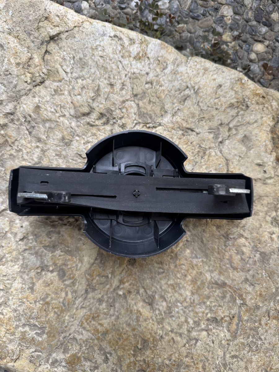 Box da tetto: Coffre de toit NORAUTO Bermude 300 noir – Usato da Neuchatel venduto da frp_ncm6 8