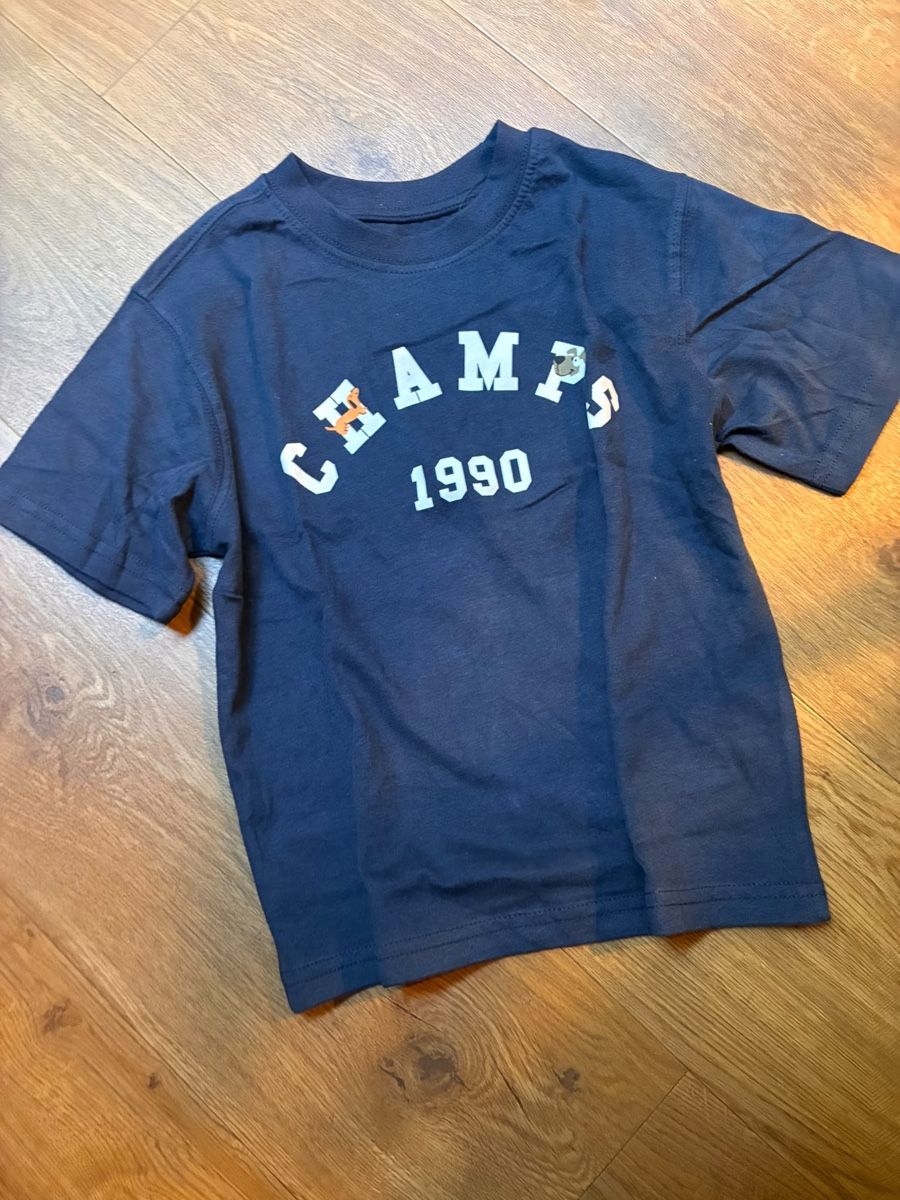 Camicie, T-shirt & Polo: Schönes Tshirt Gr. 116, Neu – Nuovo (secondo la descrizione) da Richterswil venduto da duffi326464