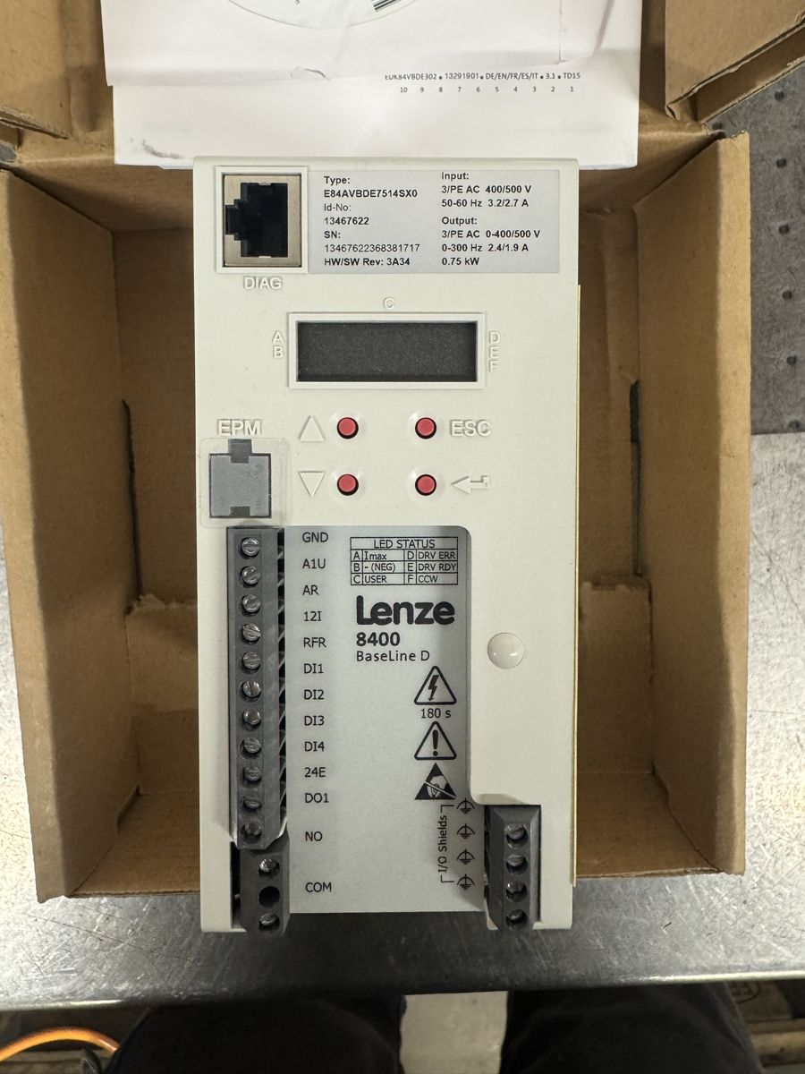 Lenze Inverter: Lenze Frequenzumrichter – Nuovo e nell'imballaggio originale da Boswil venduto da BoobieButt