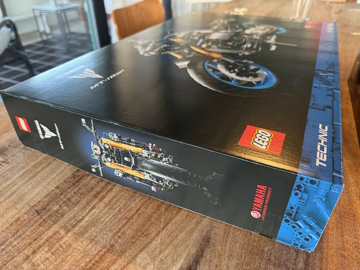 Lego Baukästen: NEU: Lego technic Yamaha 42159 & John Deere 42136 – Neu und originalverpackt aus Zürich von  4
