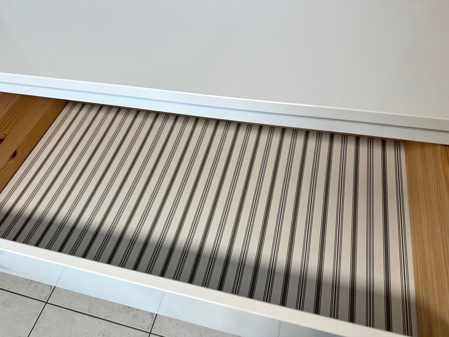 Ikea Cassettiere: Ikea Hemnes Kommode mit Kindergriffen – Usato da Frick venduto da ride_on_80 3