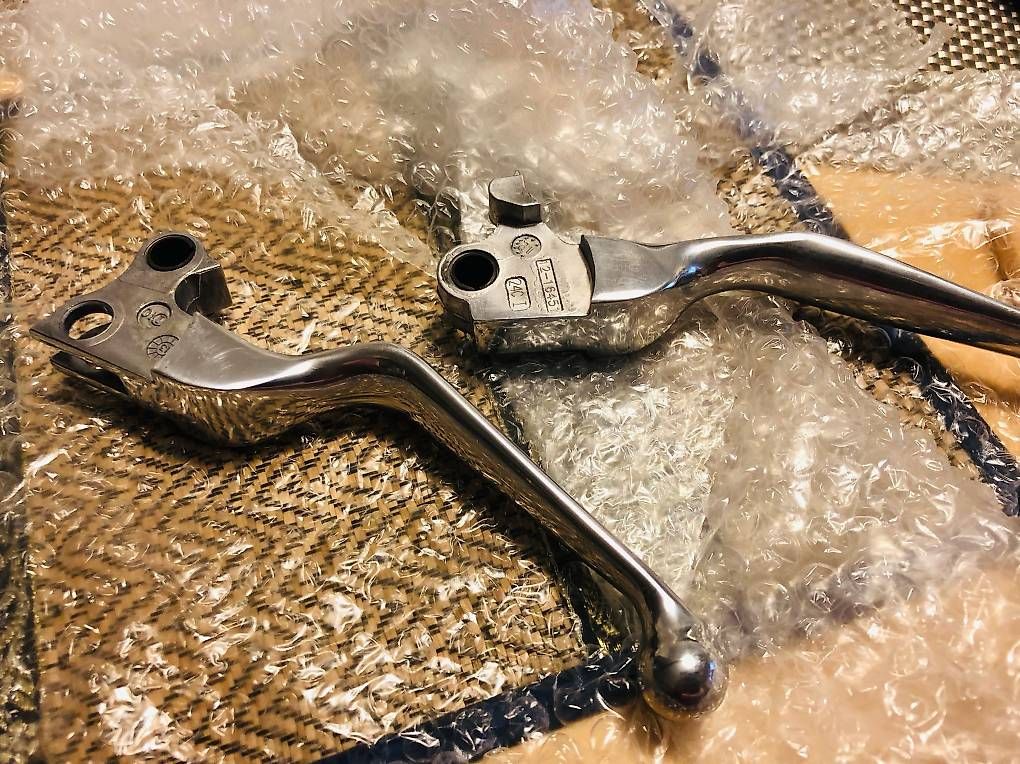 Tutti i ricambio per moto: Diverse Ersatzteile Harley Davidson Fatboy 2010 neu – Usato da Oberengstringen venduto da Nts 2