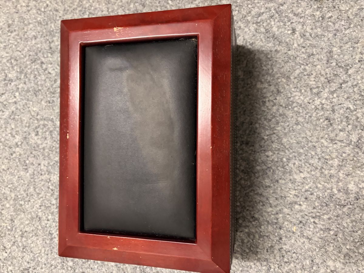 Humidore: Zigarren Humidor mit Zubehör, Holz, – Gebraucht aus Widen von malizia10