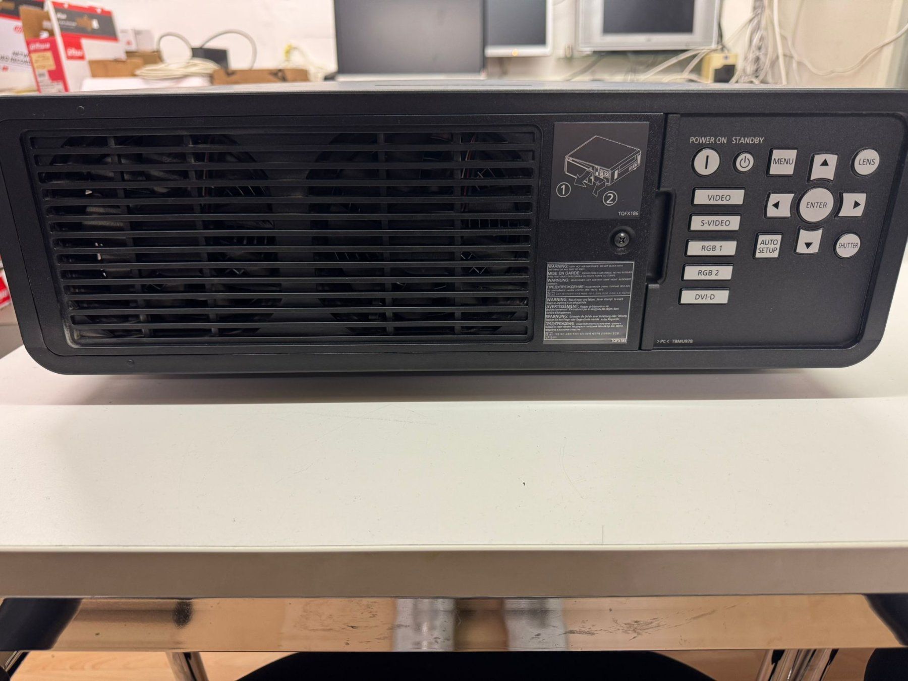 Panasonic Proiettori: Panasonic PT-DZ6700 Beamer – Usato da Oberengstringen venduto da Limmat8102 2