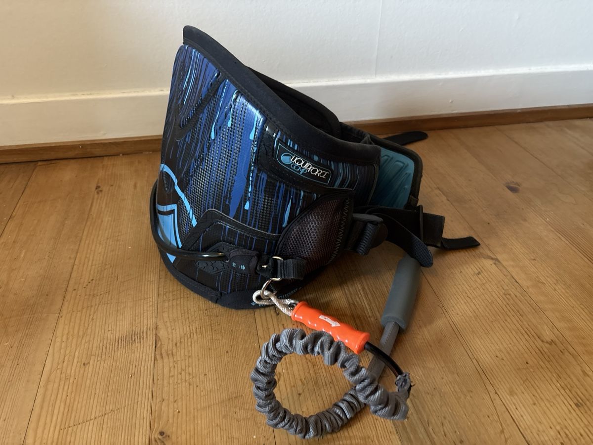 Kite: Kitesurf Hüfttrapez Liquid Force Harness – Gebraucht aus Winterthur von pumaschakal 1