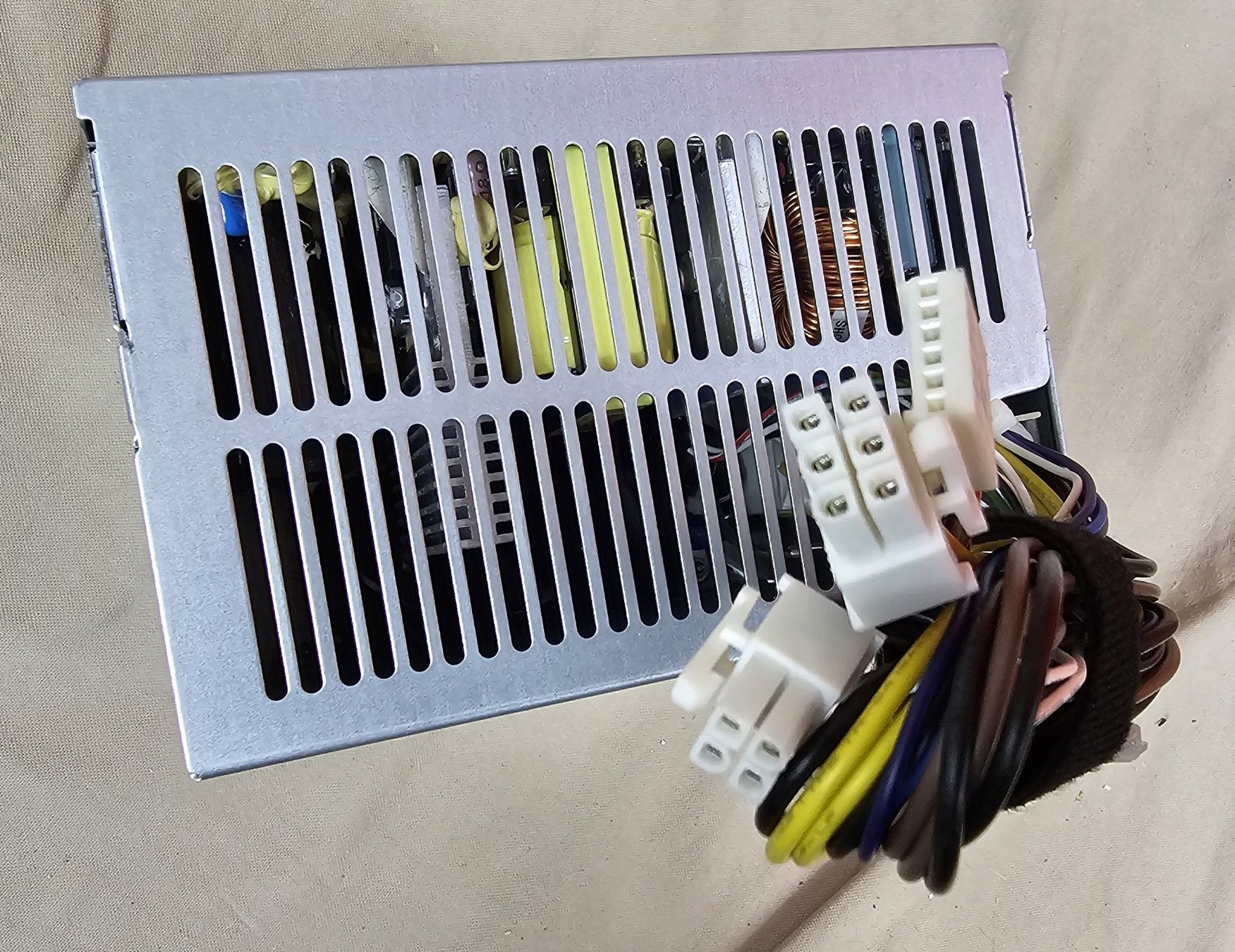 Hewlett Packard Componenti elettronici: HP Powersupply – Usato da Dorf venduto da Miner-supply 1