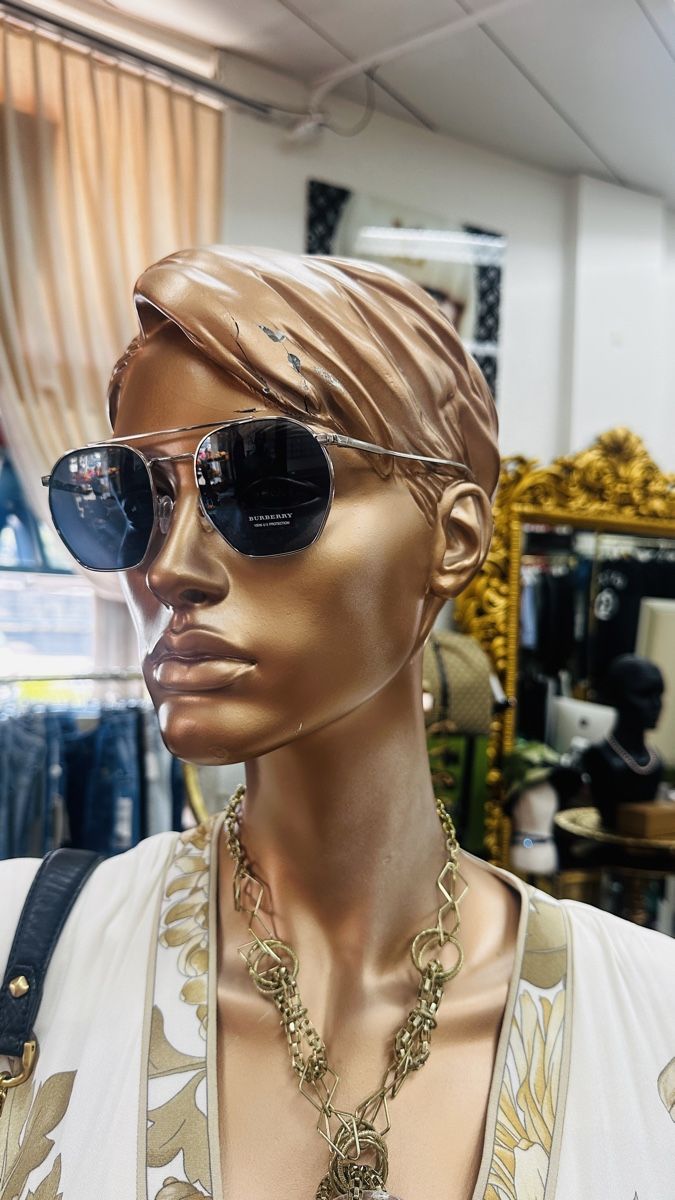 Burberry Occhiali & Lenti: Burberry Sonnenbrille neu – Nuovo e nell'imballaggio originale da Lachen SZ venduto da HelvetiaLuxury 3