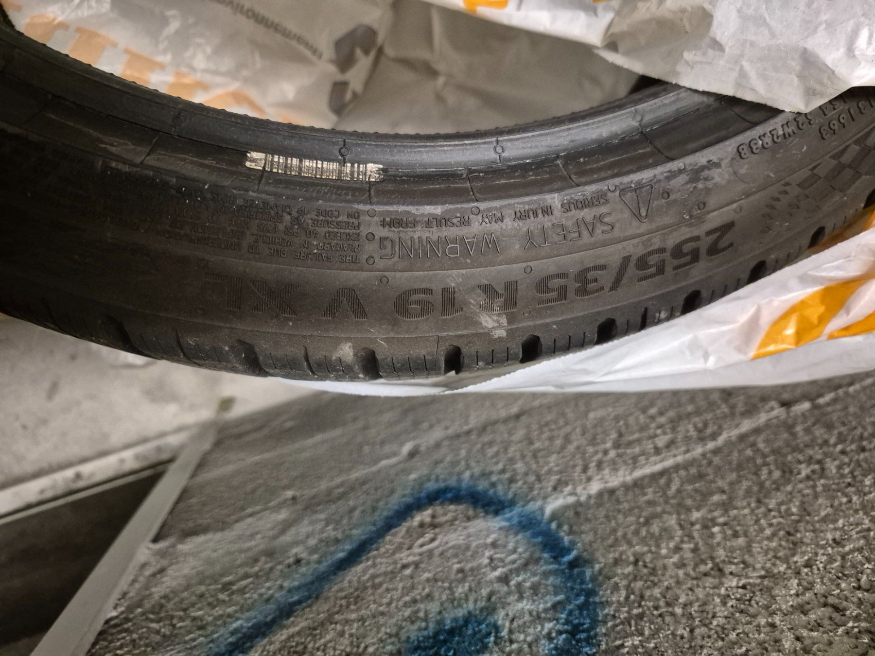 Sonstiges Schreiben & Zeichnen: Pneus à vendre – Gebraucht aus Blonay von chrisgendre 1