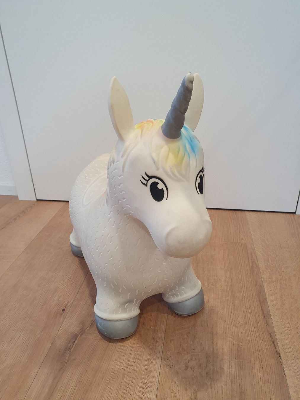 Giocattoli: Hüpftier Einhorn Hüfeinhorn Regenbogen – Usato da Niederönz venduto da STI88