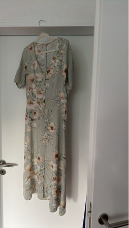 Maxikleid mit Blumenmuster