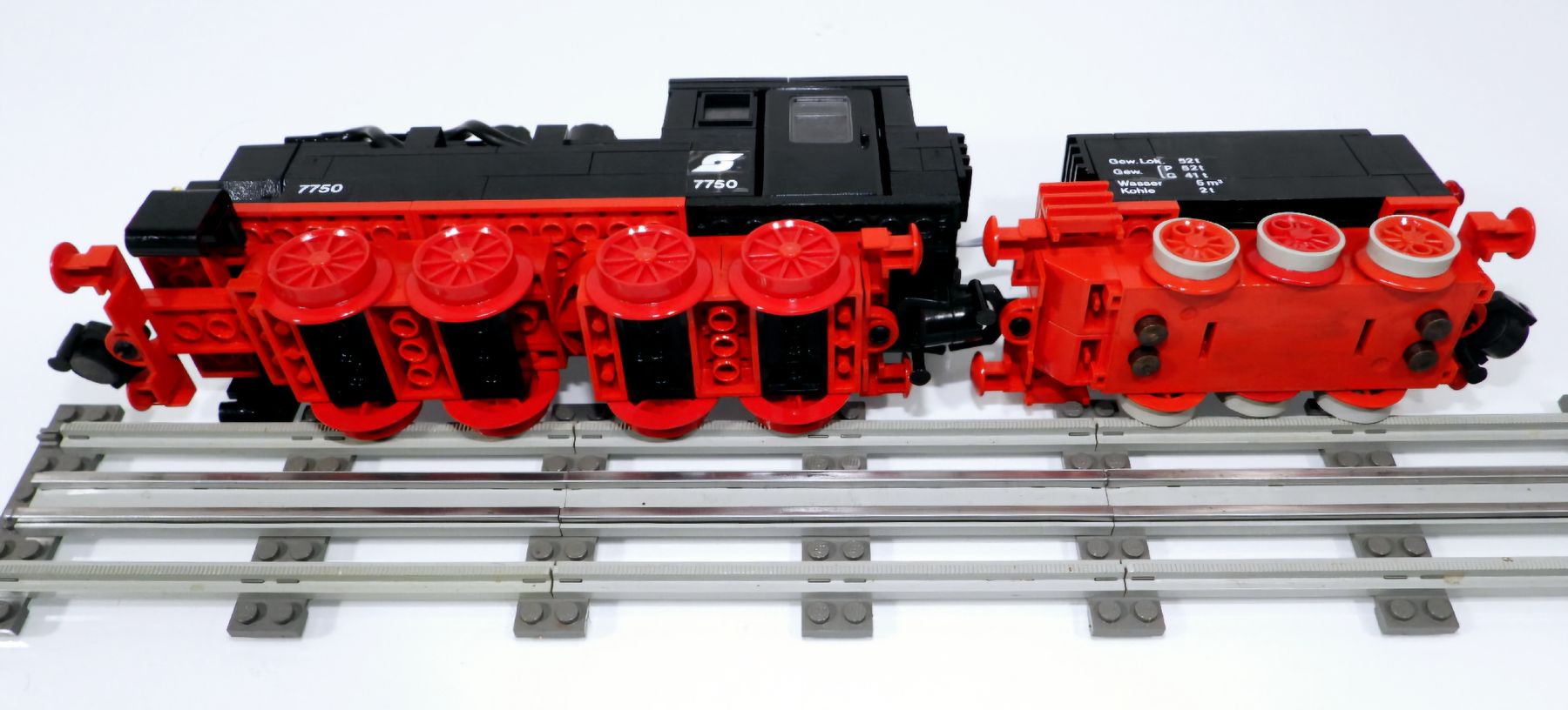 Lego Kit di costruzioni: LEGO 12 VOLT EISENBAHN 7750 GROSSE DAMPFLOK MIT TENDER – Usato da Turbenthal venduto da Ddanuh 7