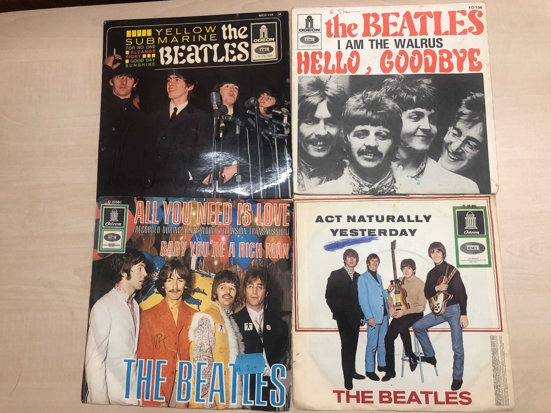 Dischi in vinile: 4 x Single THE BEATLES – Usato da Rümligen venduto da Sibill