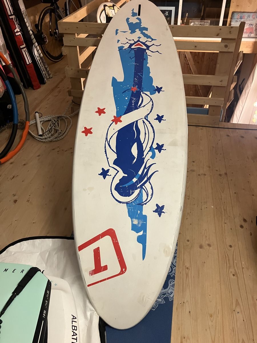 Planches de surf: Windsurfboard Tabou 3S – D'occasion à Bertschikon par tonikissling 1