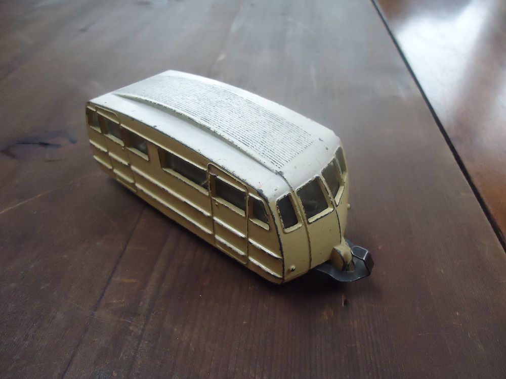 Dinky Toys Atlas caravane Caravelair Armagnac 420. Canton Genève