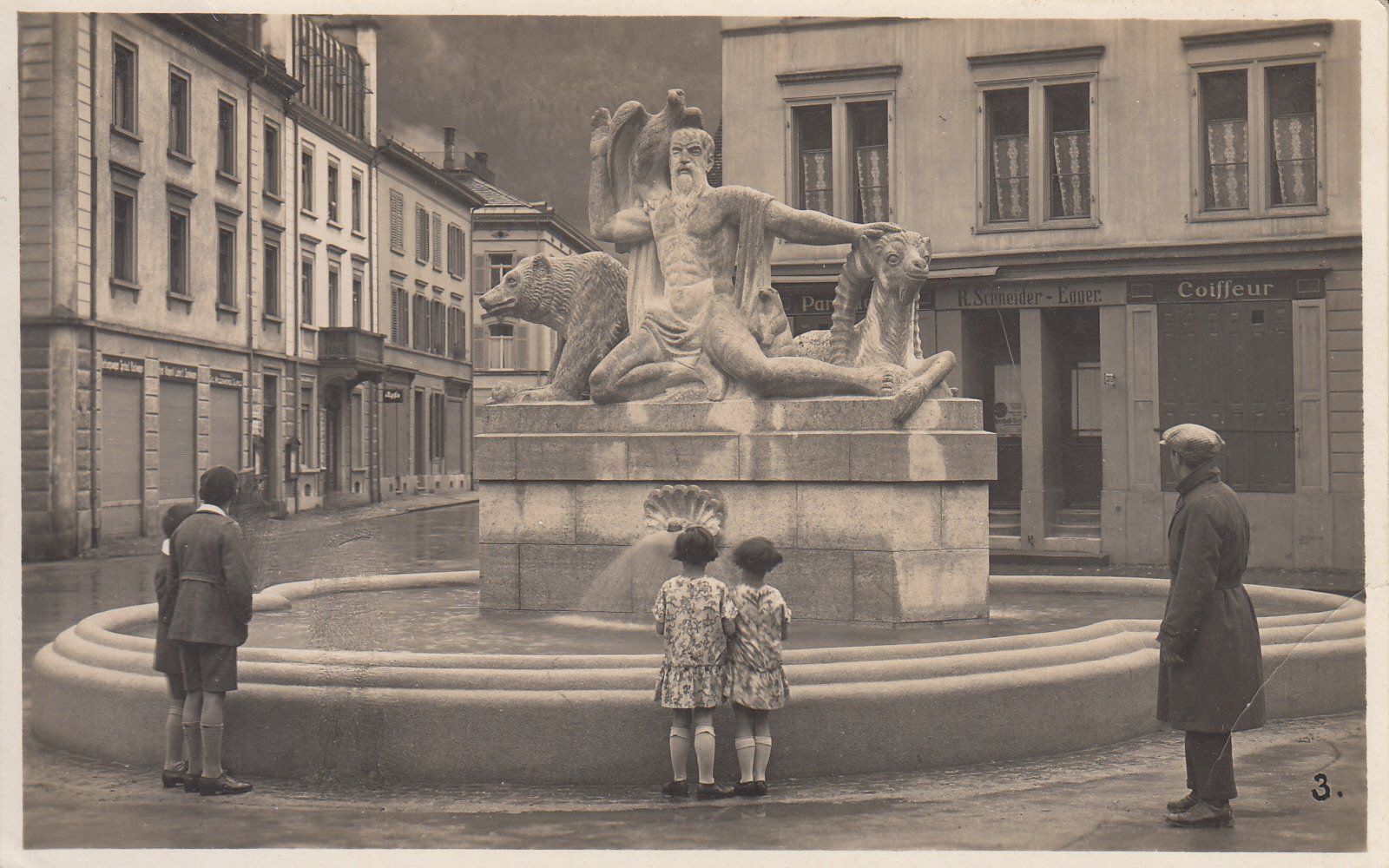 Cartoline postali: Glarus Monumentalbrunnen 1927 – Usato da Bürglen TG venduto da StampGraf