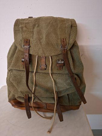 Schweizer Armee Militär Rucksack mit Lederboden