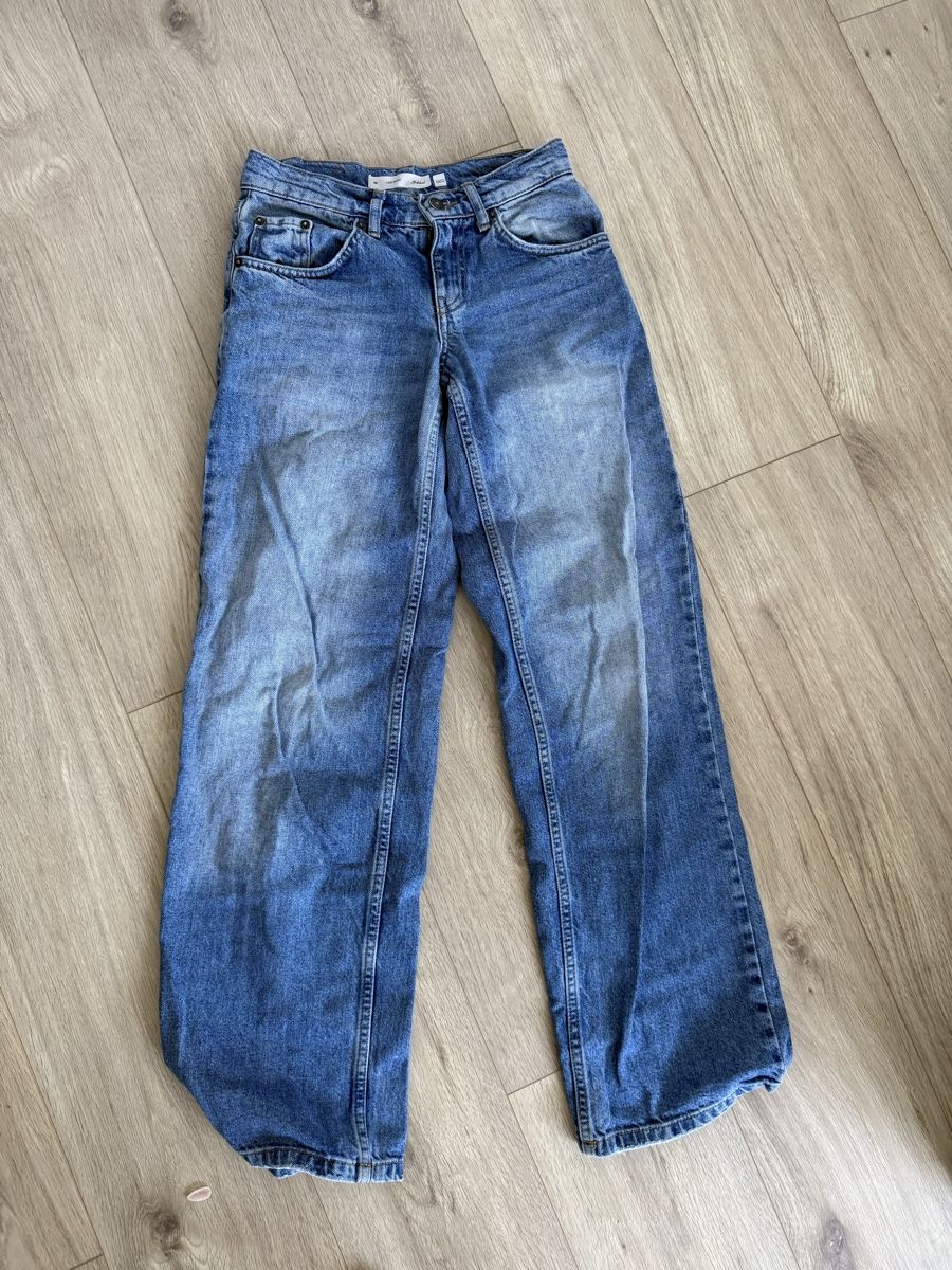 Bershka Lotti & Set di vestiti: Damen Jeans Bundle mit 6 Paar Jeans - Neu!  – Nuovo (secondo la descrizione) da Steffisburg venduto da tschakusei 7