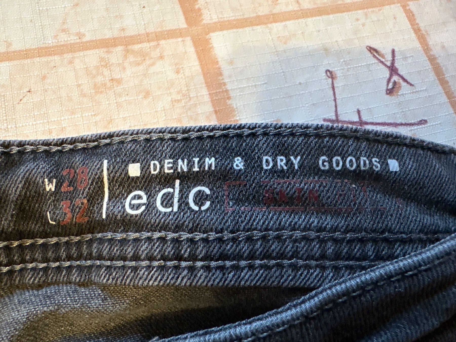 Jeans: Hose Jeans – D'occasion à Schaffhausen par D-MAC 1