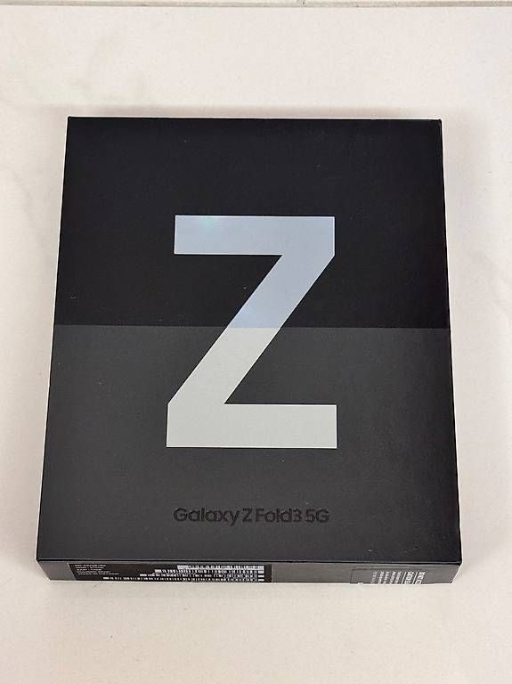 Samsung Telefoni cellulari / Smartphones: Samsung Z Fold 3 – Usato da Adligenswil venduto da seanbousfield