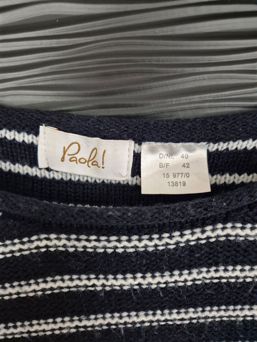 Pulls & Sweat-shirts: Paola! Feiner Strickpullover, blau-weiss gestreift, Gr. 40 – D'occasion à Stein am Rhein par Lav1 1