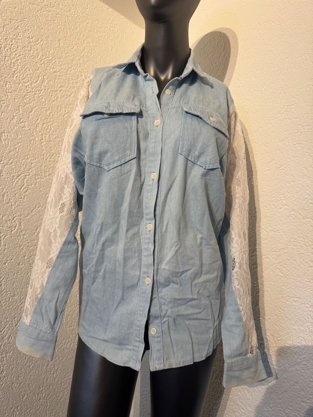 Camicette: Damen Bluse Jeansbluse mit eleganter Spitze Hellblau Gr. S – Usato da Frenkendorf venduto da Style365