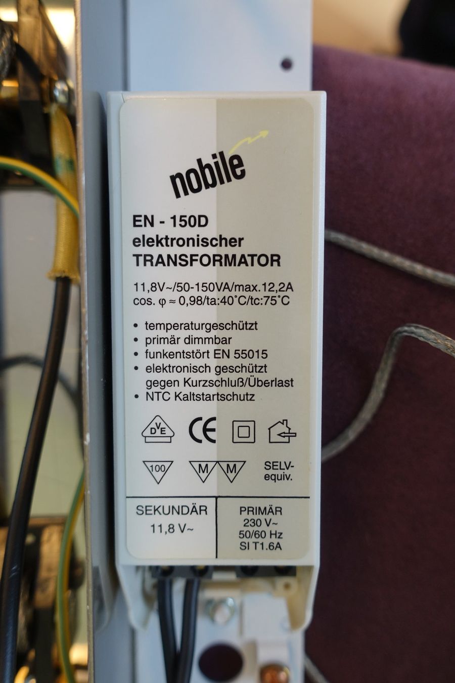 Kronleuchter & Deckenlampen: Esstisch Lampe – Gebraucht aus Root von Achromat 9