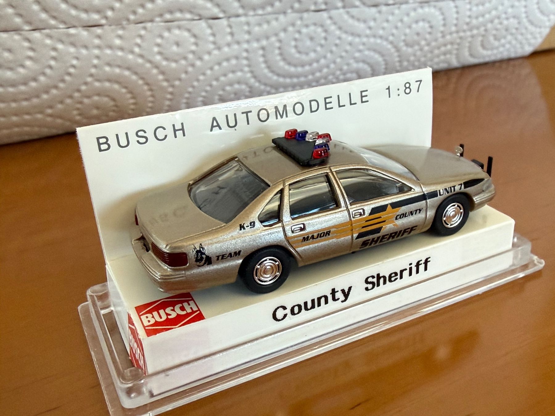 Busch Modellini d'auto: Busch US County Shérif 1/87 – Nuovo e nell'imballaggio originale da Morrens VD venduto da YannD02 4