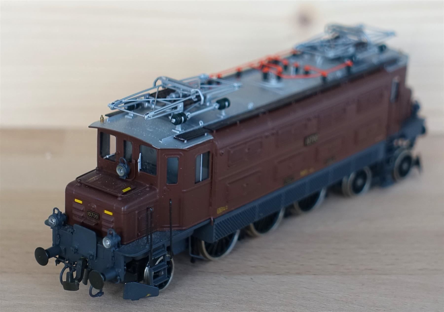 Lemaco Modellini di ferrovie: Lemaco SBB-CFF Ae 3/6 I 10700. DC analog. – Nuovo (secondo la descrizione) da Horw venduto da SwissSteamMemories 2