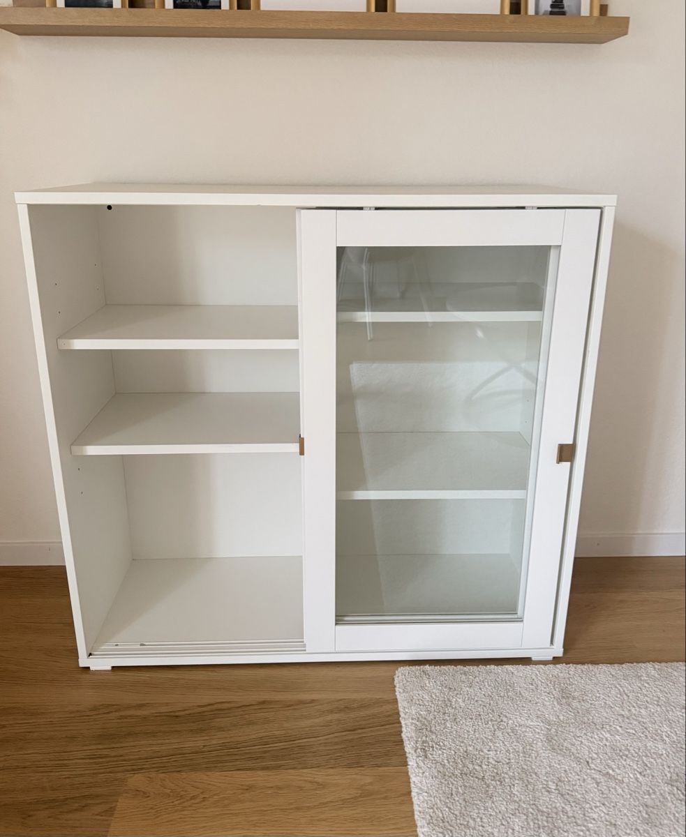Ikea Vitrines: Ikea Vitrine „VIHALS“ – D'occasion à Buchs AG par eli_5xyb