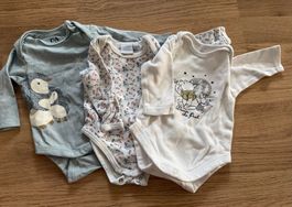 3 herzige Bodies mit Winnie Puuh, Pinguin, Schiffen, Gr. 56